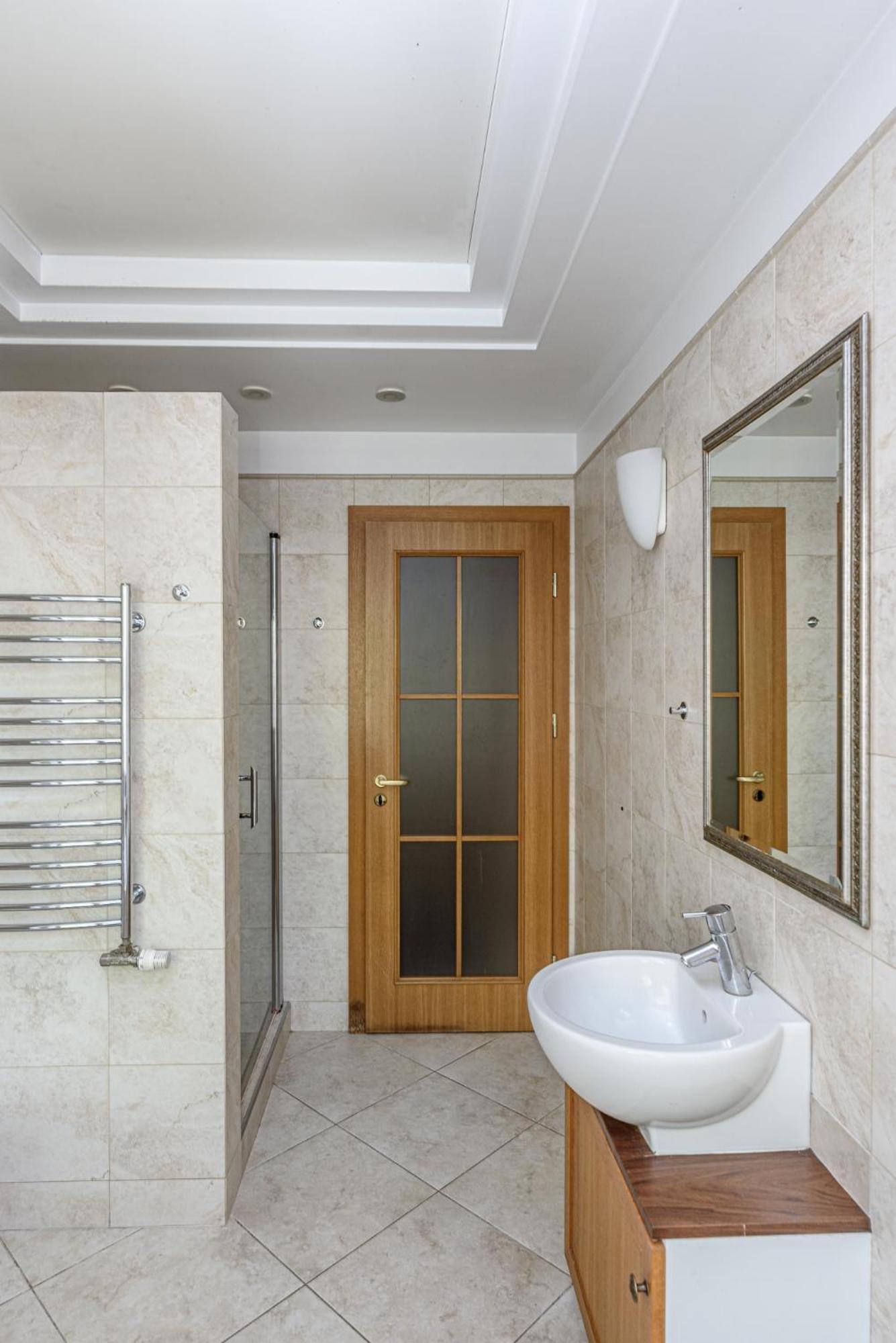 Jacuzzi Apartments X Free Parking X Self Check-In 24X7 By H&H VNO Dış mekan fotoğraf