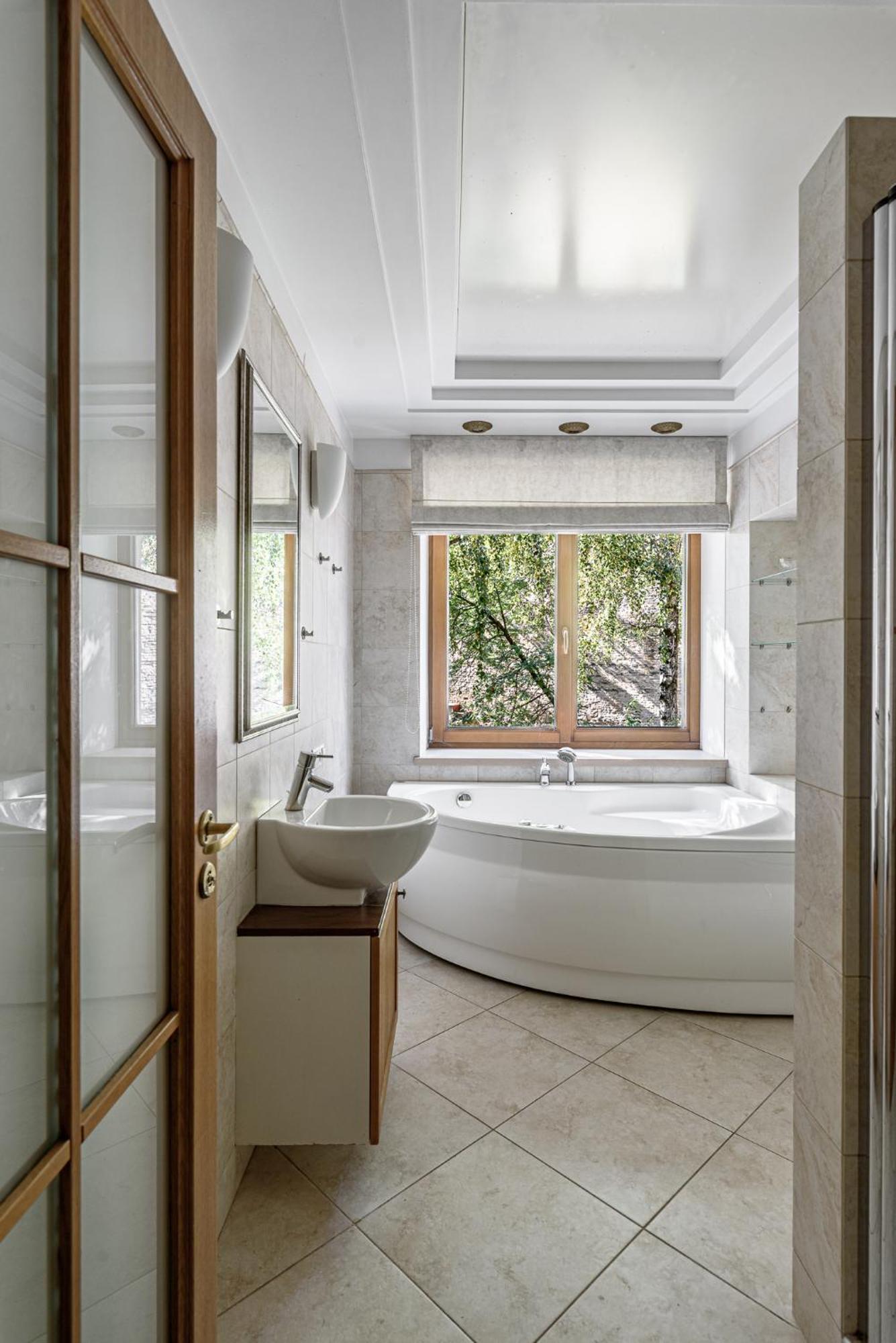 Jacuzzi Apartments X Free Parking X Self Check-In 24X7 By H&H VNO Dış mekan fotoğraf