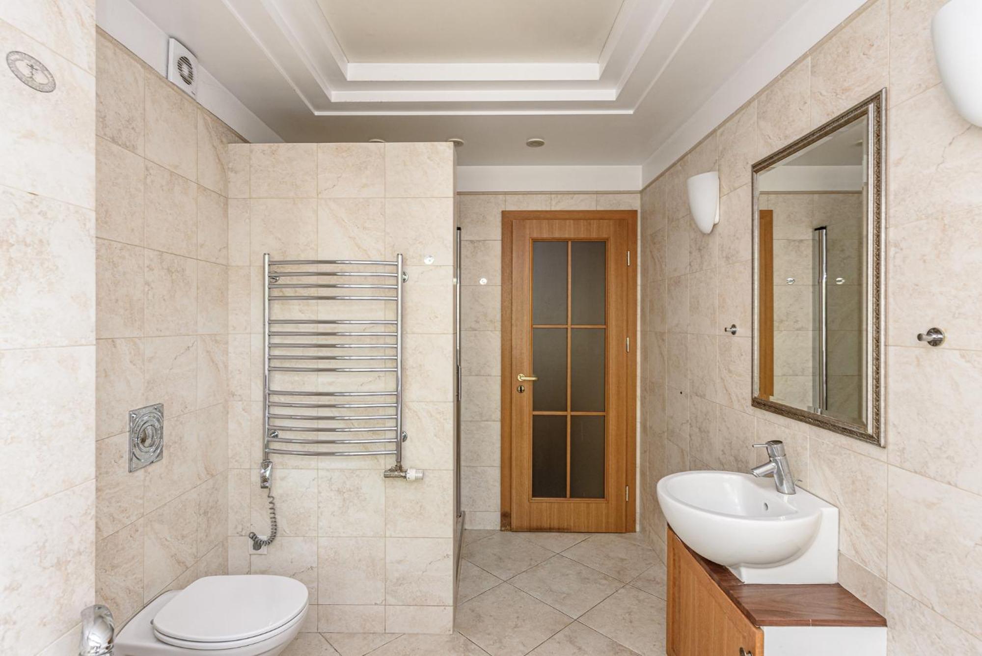 Jacuzzi Apartments X Free Parking X Self Check-In 24X7 By H&H VNO Dış mekan fotoğraf